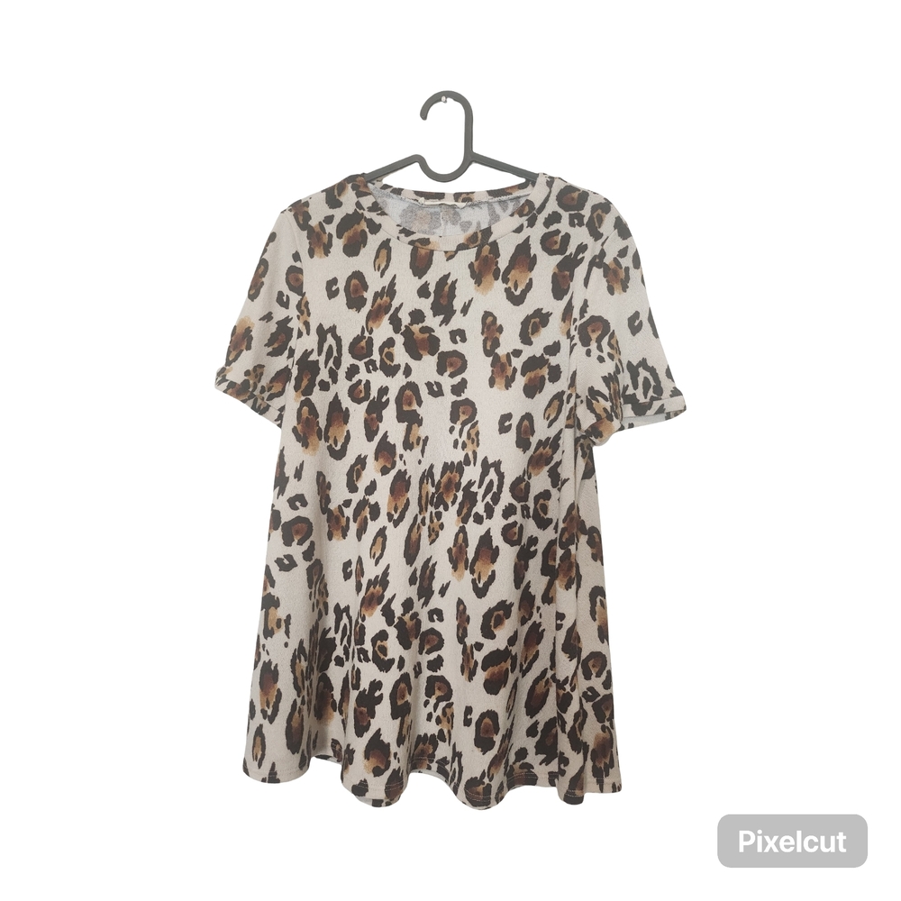 entro Cream Leopard Print Short Sleeve Blouse